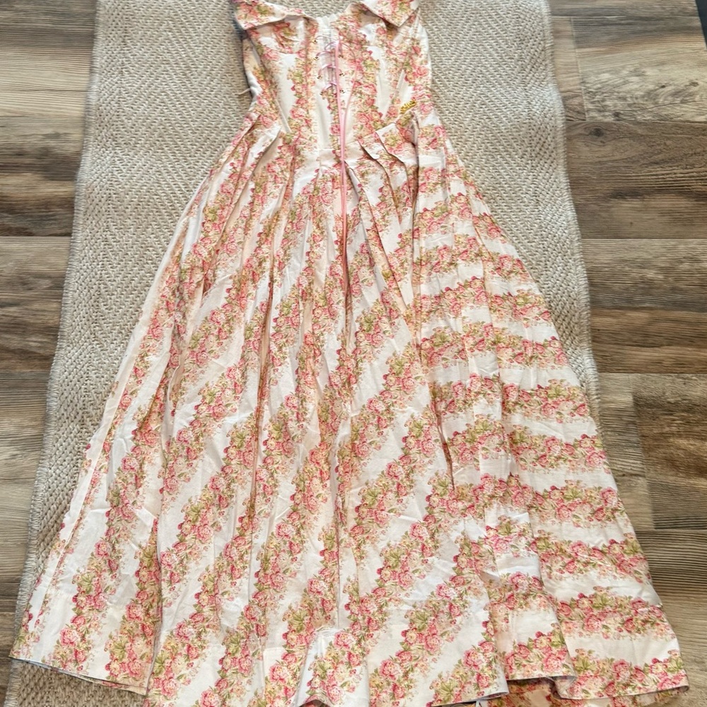 Elegant Floral Backless Dress